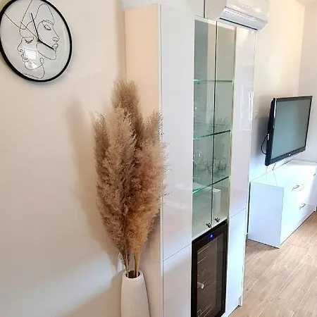 Family Oasis Zukve Apartment *