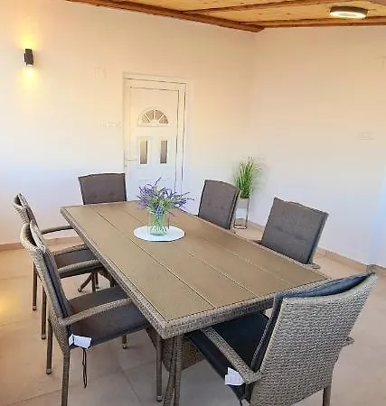 Family Oasis Zukve * Vrsi